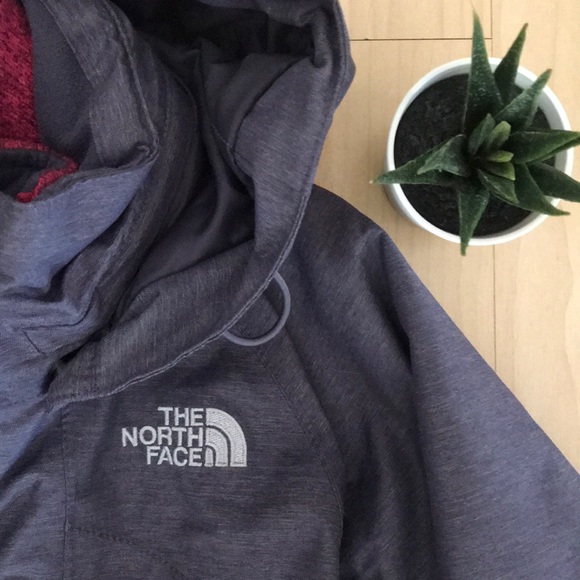 THE NORTH FACE 3 in 1 Winter Coat - Picture 2 of 7